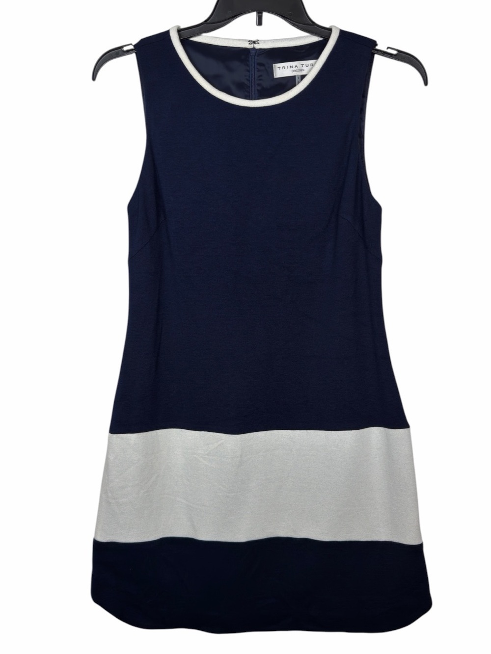 Trina Turk NWOT Navy Blue and White Colorblock  Sleeveless Shift Dress. Size 8. - Picture 12 of 15
